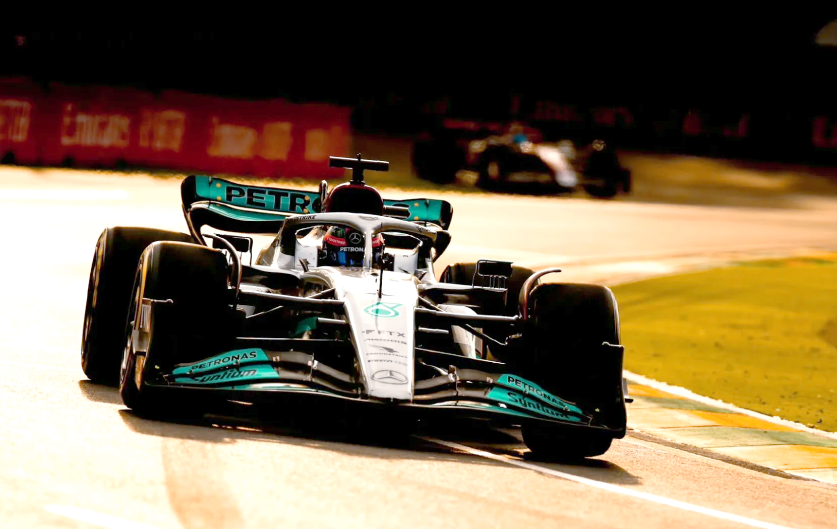 迈凯伦碾压梅赛德斯,勒克莱尔点燃赛场 迈凯伦碾压梅赛德斯,勒克莱尔点燃赛场