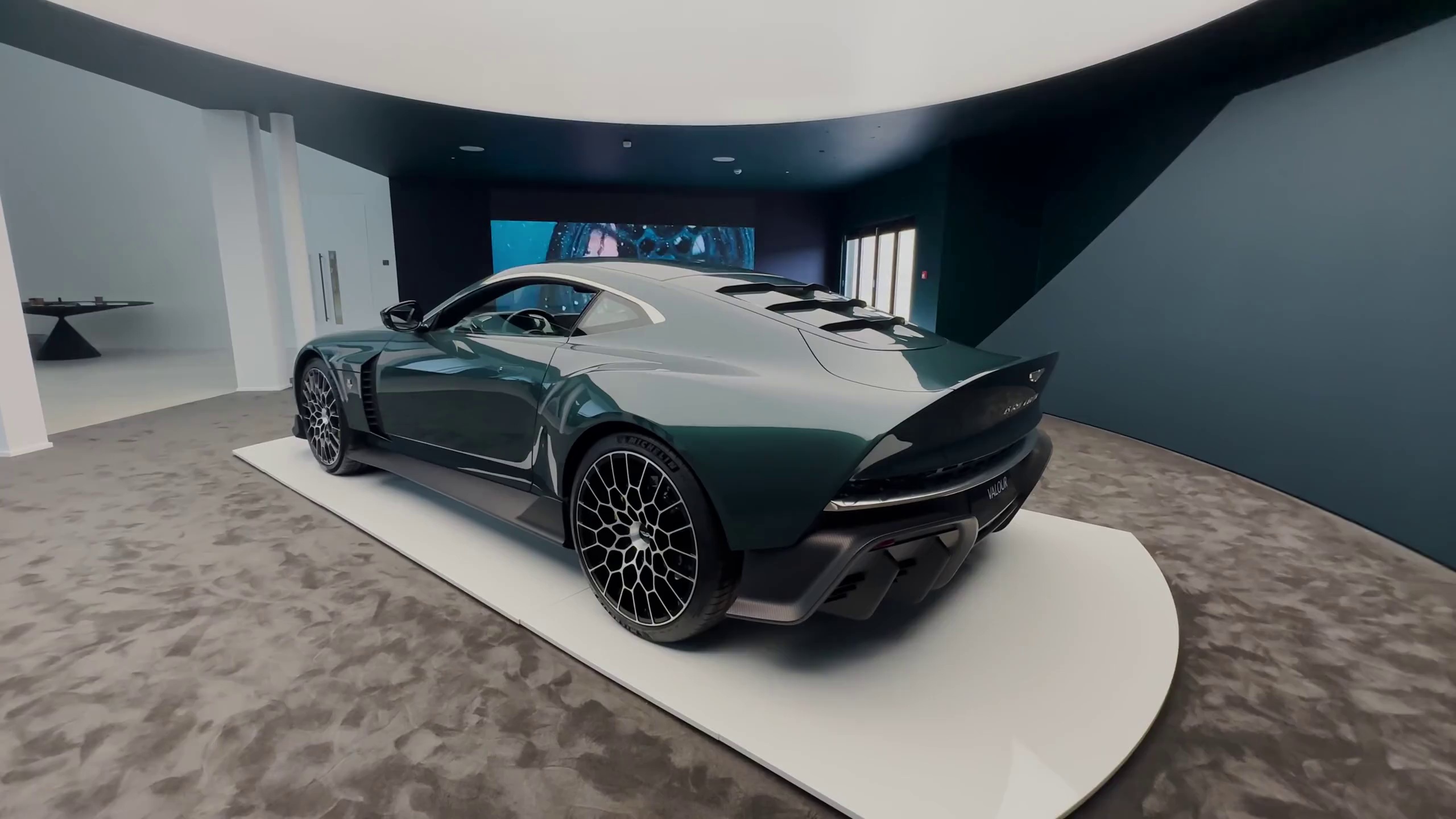 阿斯顿马丁轻取雷诺车队,汉密尔顿刷新纪录 阿斯顿马丁轻取雷诺车队,汉密尔顿刷新纪录