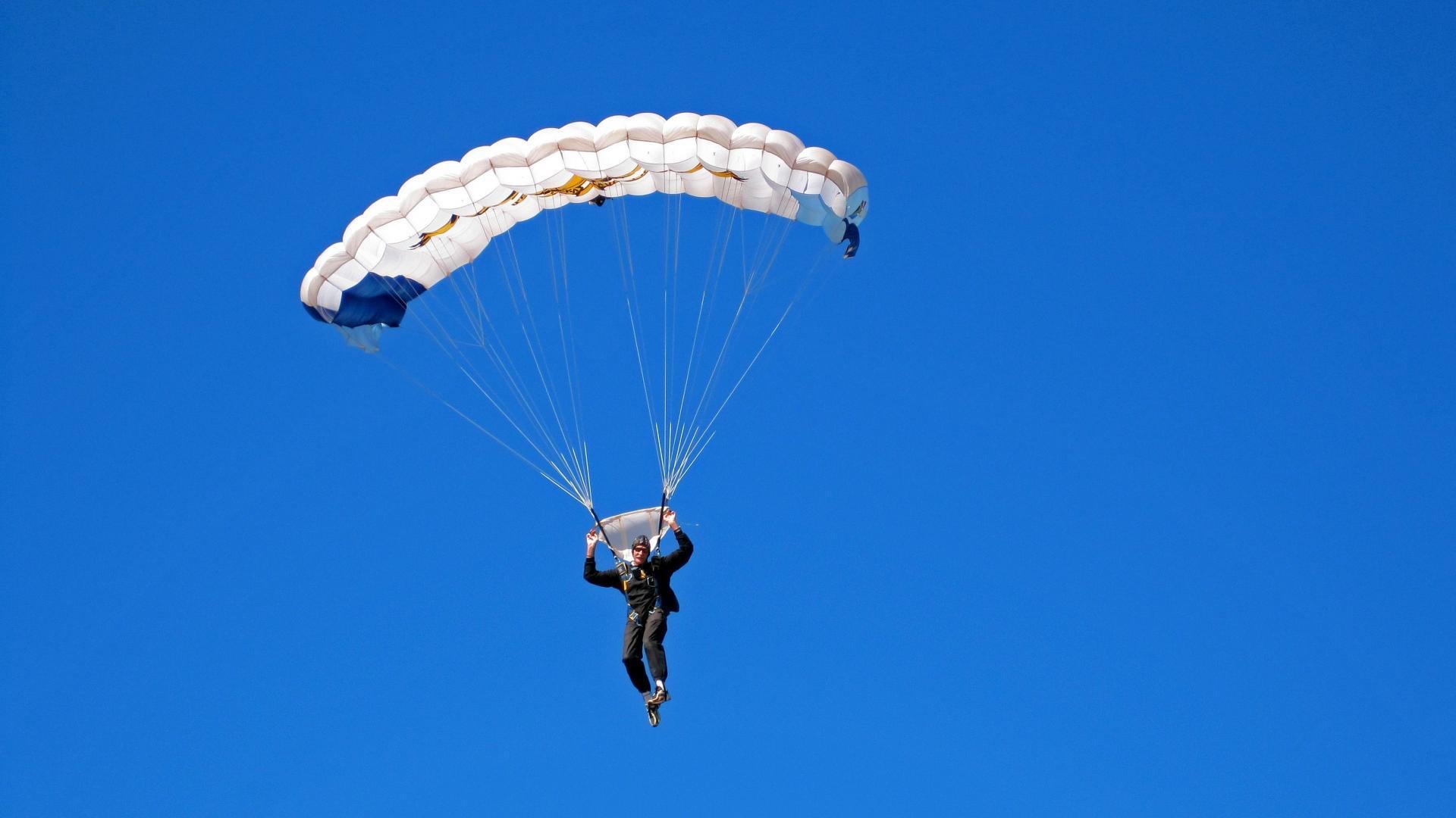 冷血连斩！欧文轰36分撕裂防线，雷霆客场提前粉碎奇才悬念