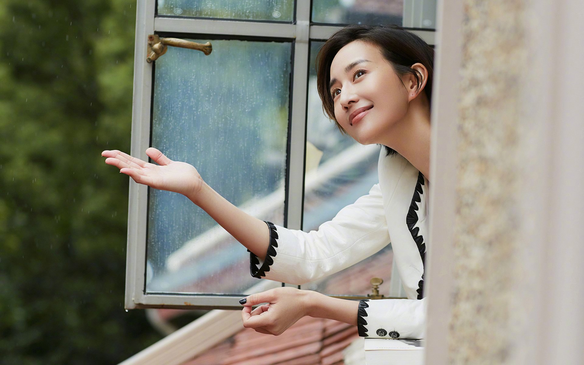 双城记，英超争冠焦点战与掘金碾压开拓者的竞技镜像