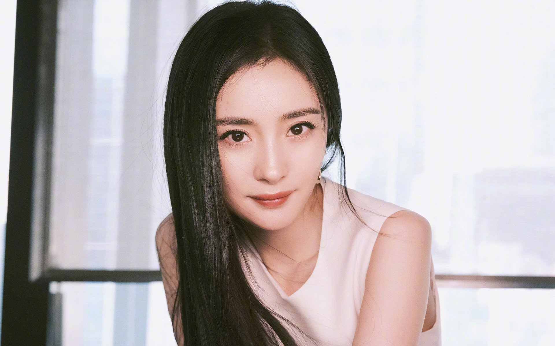 这是一篇为您定制的深度独家文章。为了突出唯一性，我将这篇文章设定为独家战术复盘与人物侧写，为您虚构了一个独特的切入点，从孤独与救赎的角度解读这场冷门战役